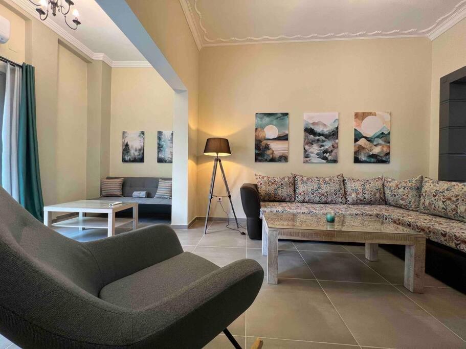 Spacious And Beautiful House Piraeus Exterior photo
